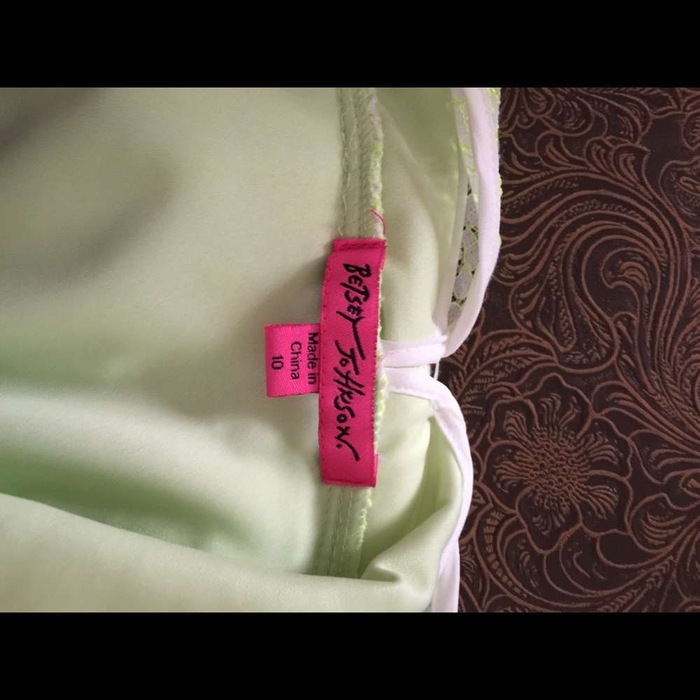 SALE Betsey Johnson V back dress - Picture 6 of 7